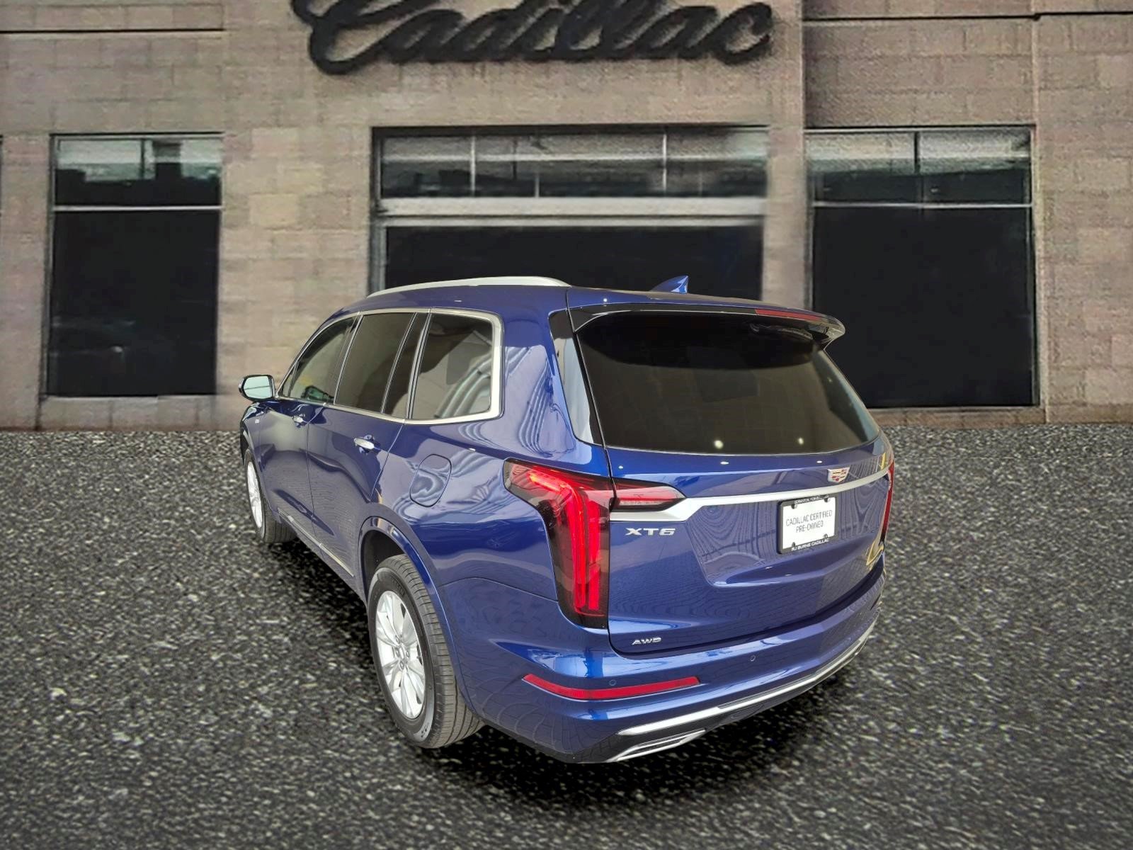 Certified 2024 Cadillac XT6 Luxury AWD/4WD image 3