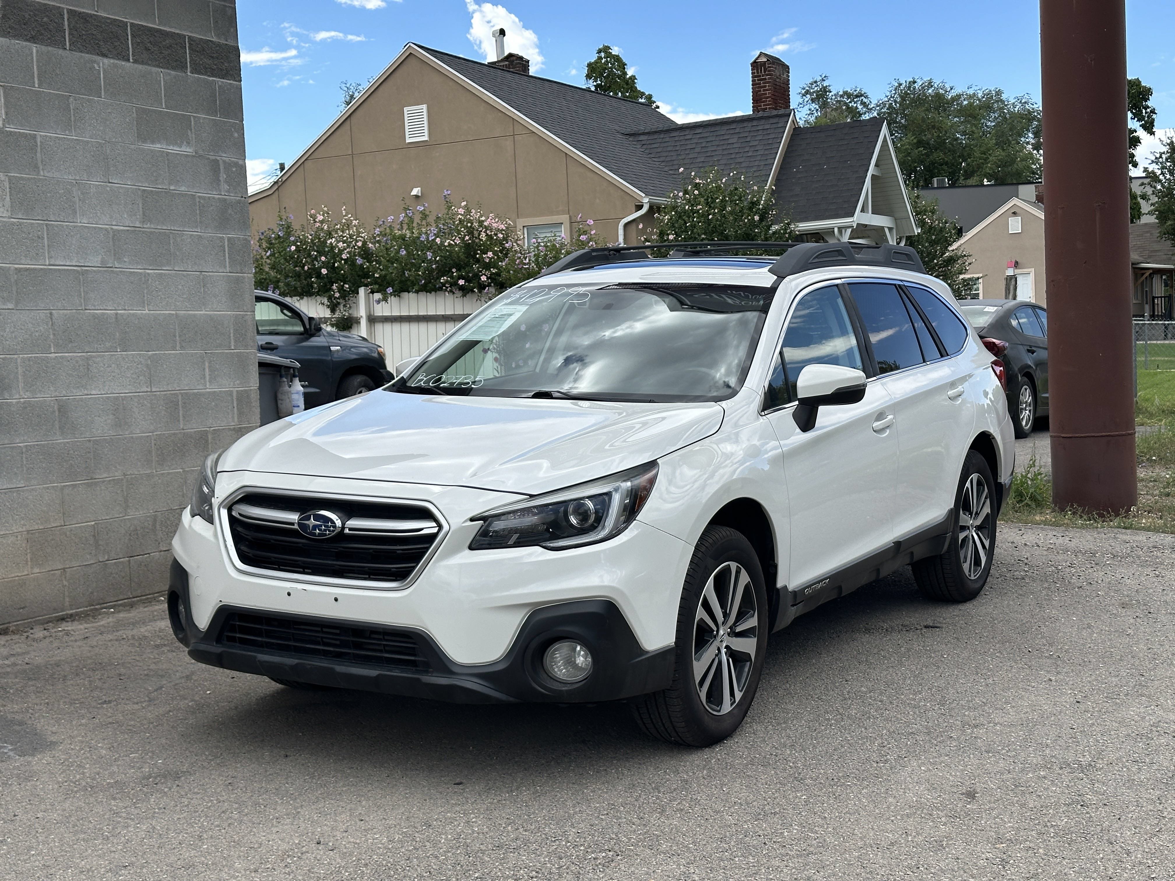Used 2019 Subaru Outback 2.5i Limited AWD/4WD image 2