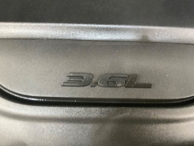 Used 2019 Chrysler Pacifica Limited w/ Tire & Wheel Group FWD image 40
