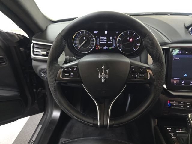Used 2023 Maserati Ghibli Modena Q4 AWD/4WD image 10