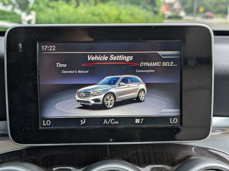 Used 2018 Mercedes-Benz GLC 300 4MATIC image 29