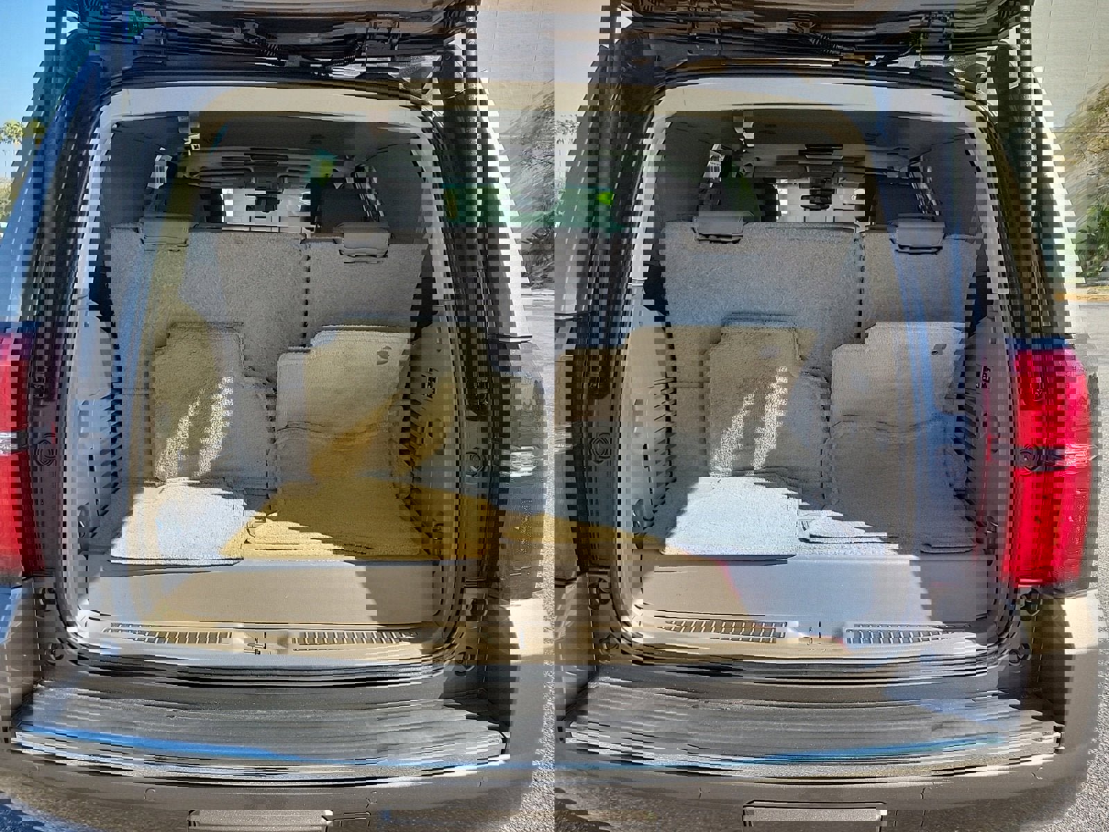 Used 2015 Chevrolet Tahoe LTZ image 7