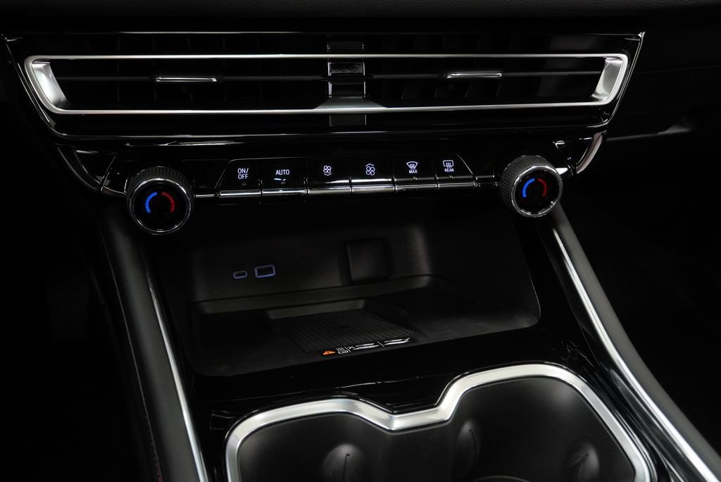 New 2027 Chevrolet Traverse RS w/ LPO, Floor Liner Package AWD/4WD image 19