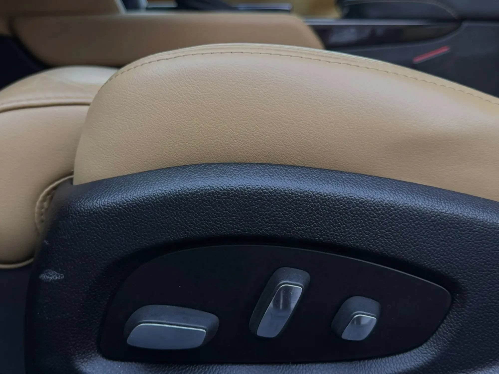 Used 2013 Cadillac XTS Premium FWD image 52