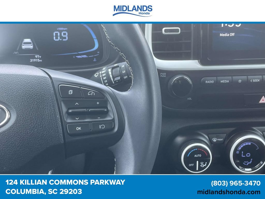 Used 2023 Hyundai Venue Limited FWD image 20