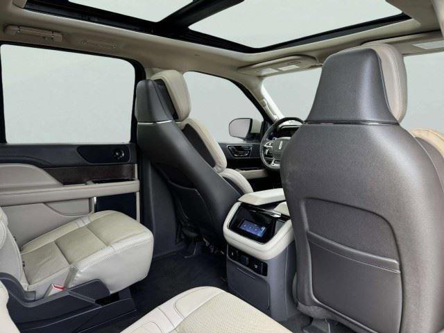 Used 2023 Lincoln Navigator Reserve RWD image 50