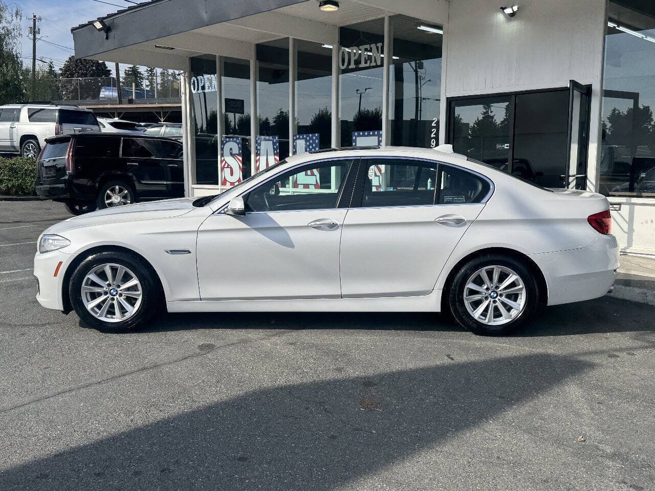Used 2015 BMW 528i Sedan RWD image 3