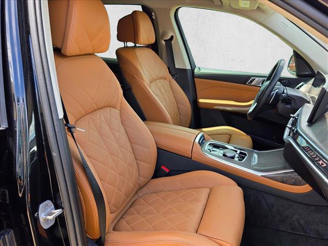 Used 2024 BMW X7 xDrive40i w/ Premium Package AWD/4WD image 23