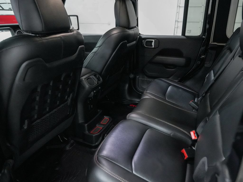 Used 2022 Jeep Wrangler Unlimited Rubicon w/ Xtreme Recon 35" Tire Package AWD/4WD image 27