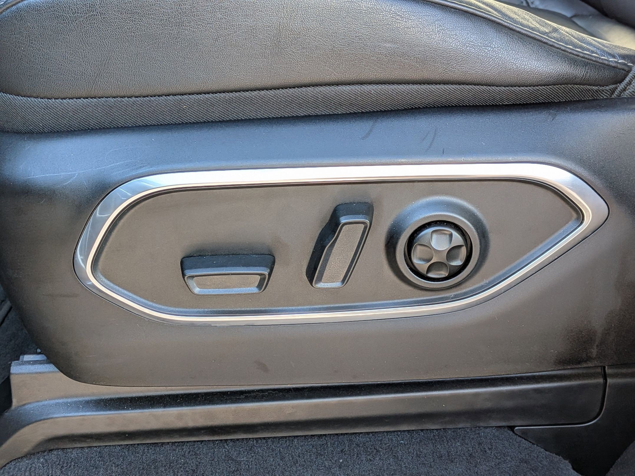 Certified 2025 Jeep Wagoneer Series III w/ Premium Group I image 15