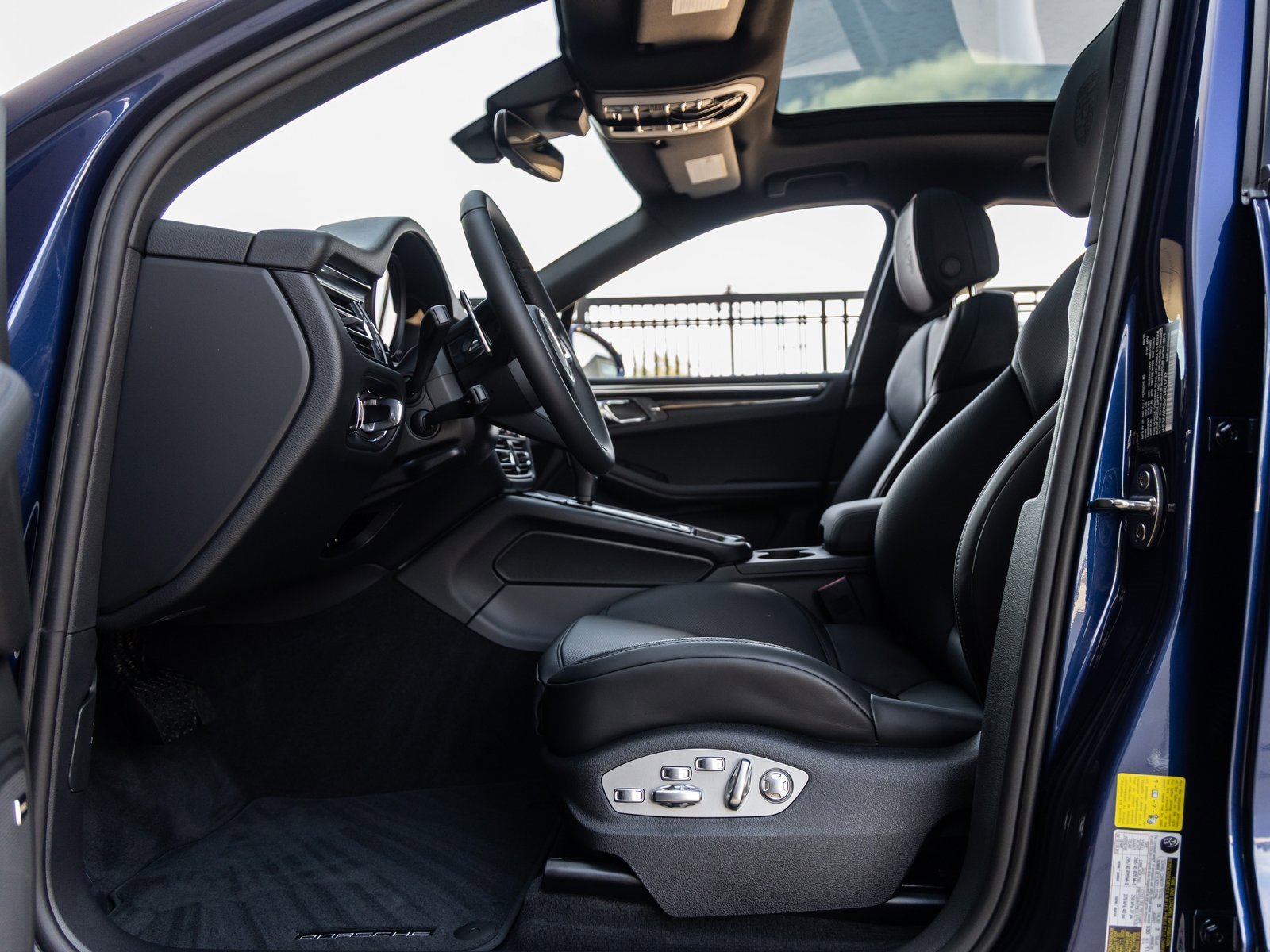 New 2026 Porsche Macan image 25