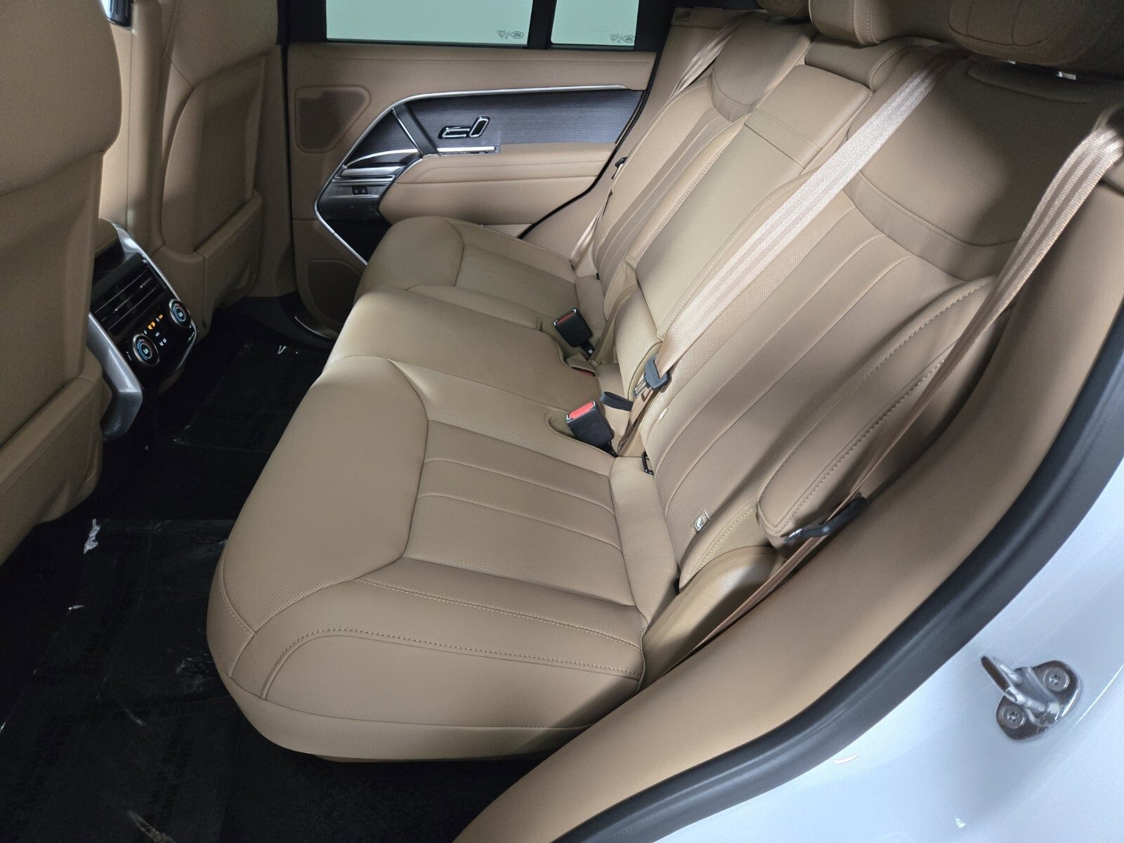 New 2025 Land Rover Range Rover SE image 5