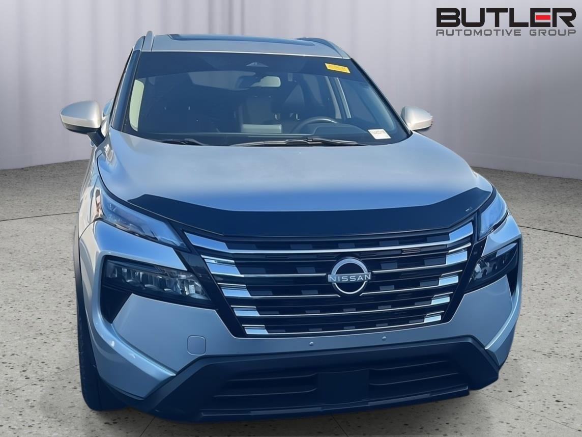 Used 2024 Nissan Rogue SV w/ SV Premium Package image 5