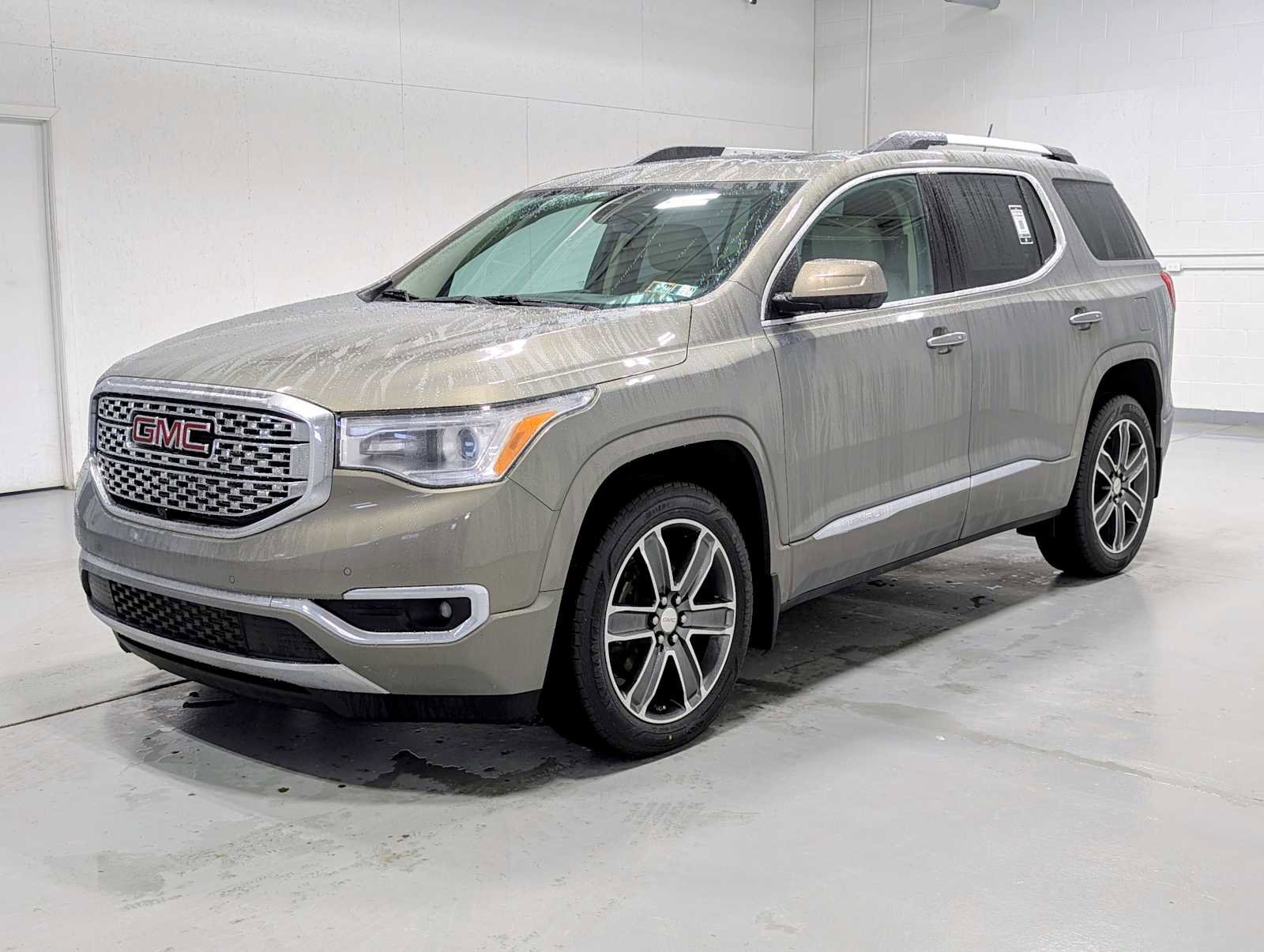 Used 2019 GMC Acadia Denali w/ Technology Package image 1