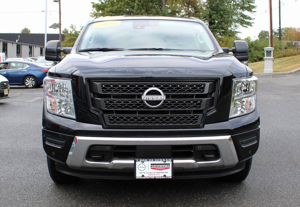 Certified 2024 Nissan Titan SV w/ SV Convenience Package image 2