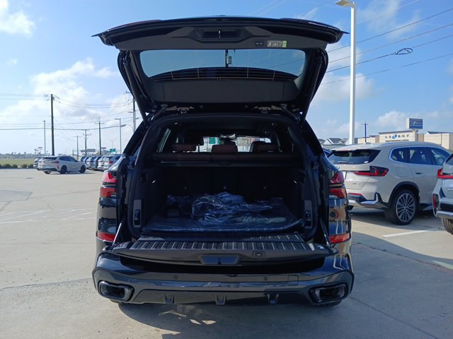 New 2026 BMW X5 xDrive40i w/ M Sport Package AWD/4WD image 9