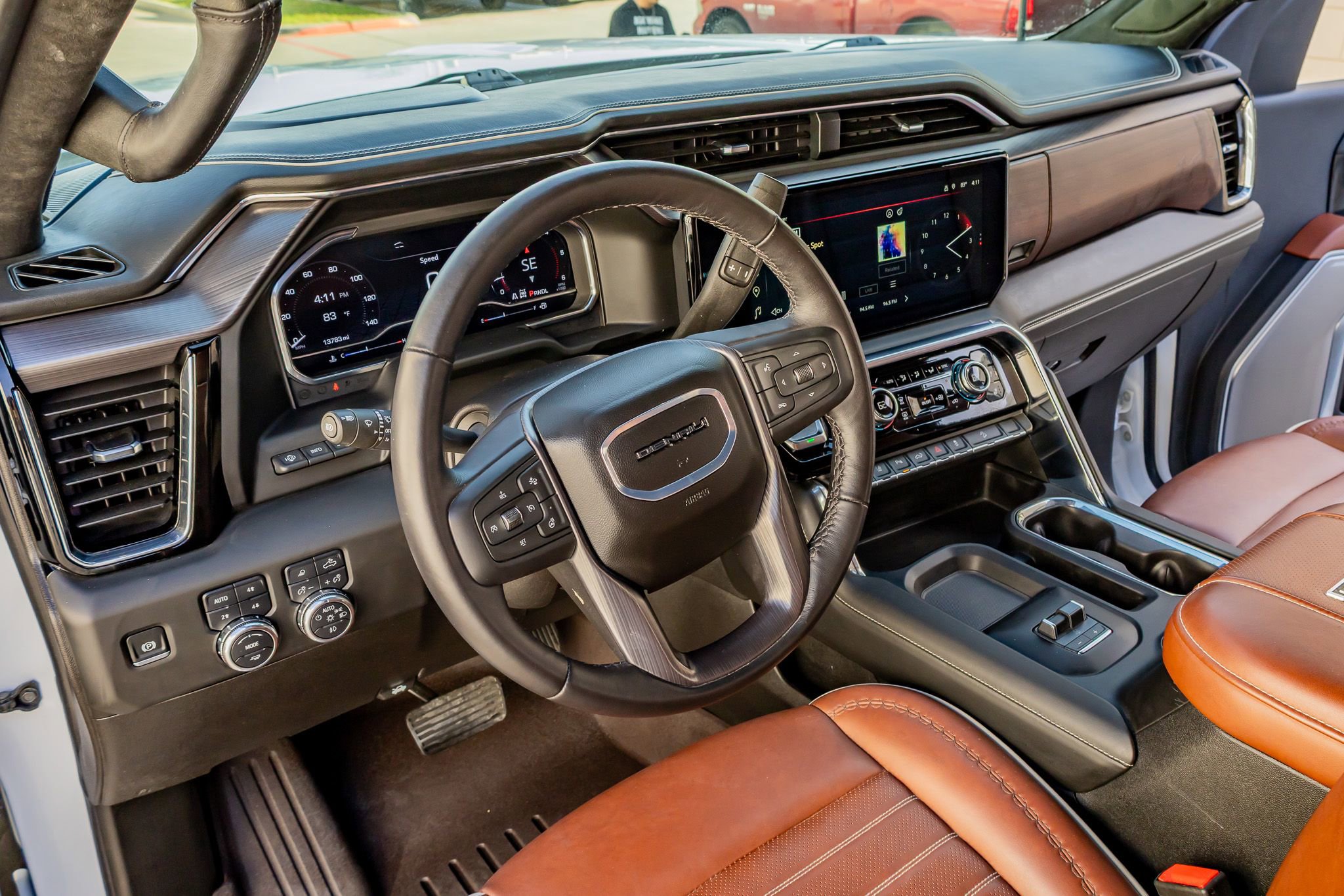 Used 2025 GMC Sierra 2500 Denali Ultimate image 17