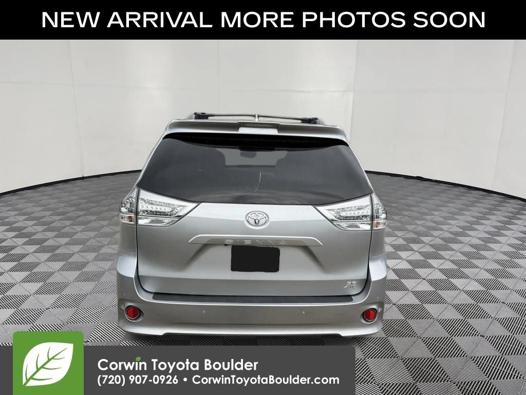Used 2019 Toyota Sienna SE w/ SE Preferred Package AWD/4WD image 6