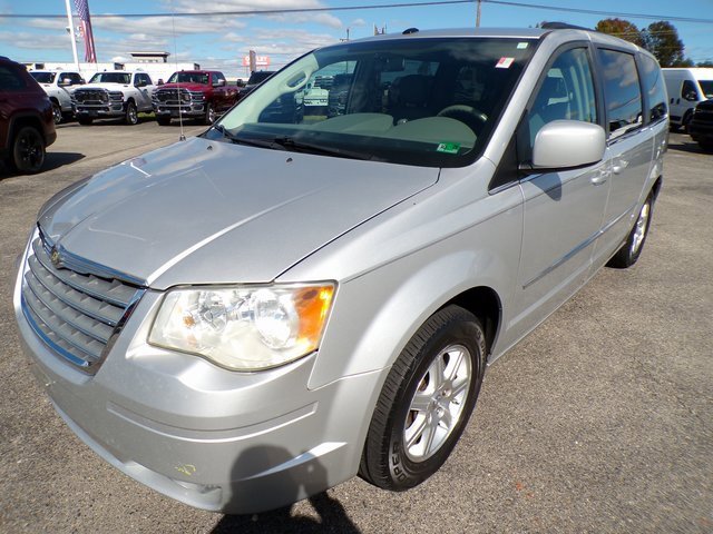 Used 2009 Chrysler Town & Country Touring