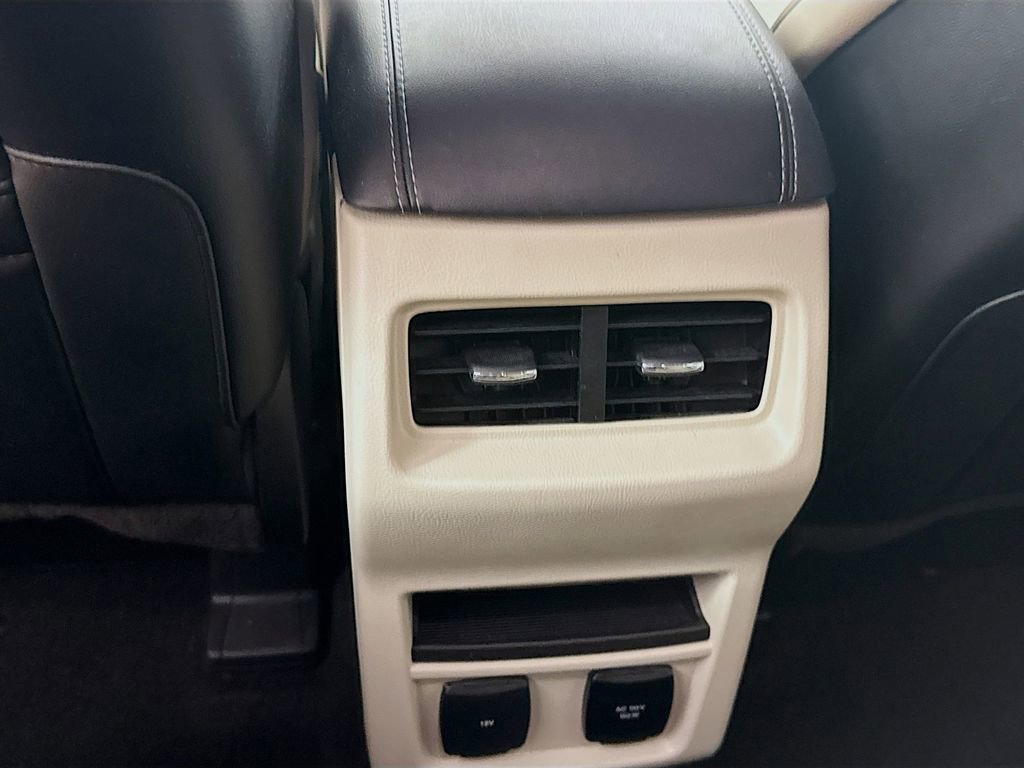 Used 2019 Ford Edge Titanium FWD image 30