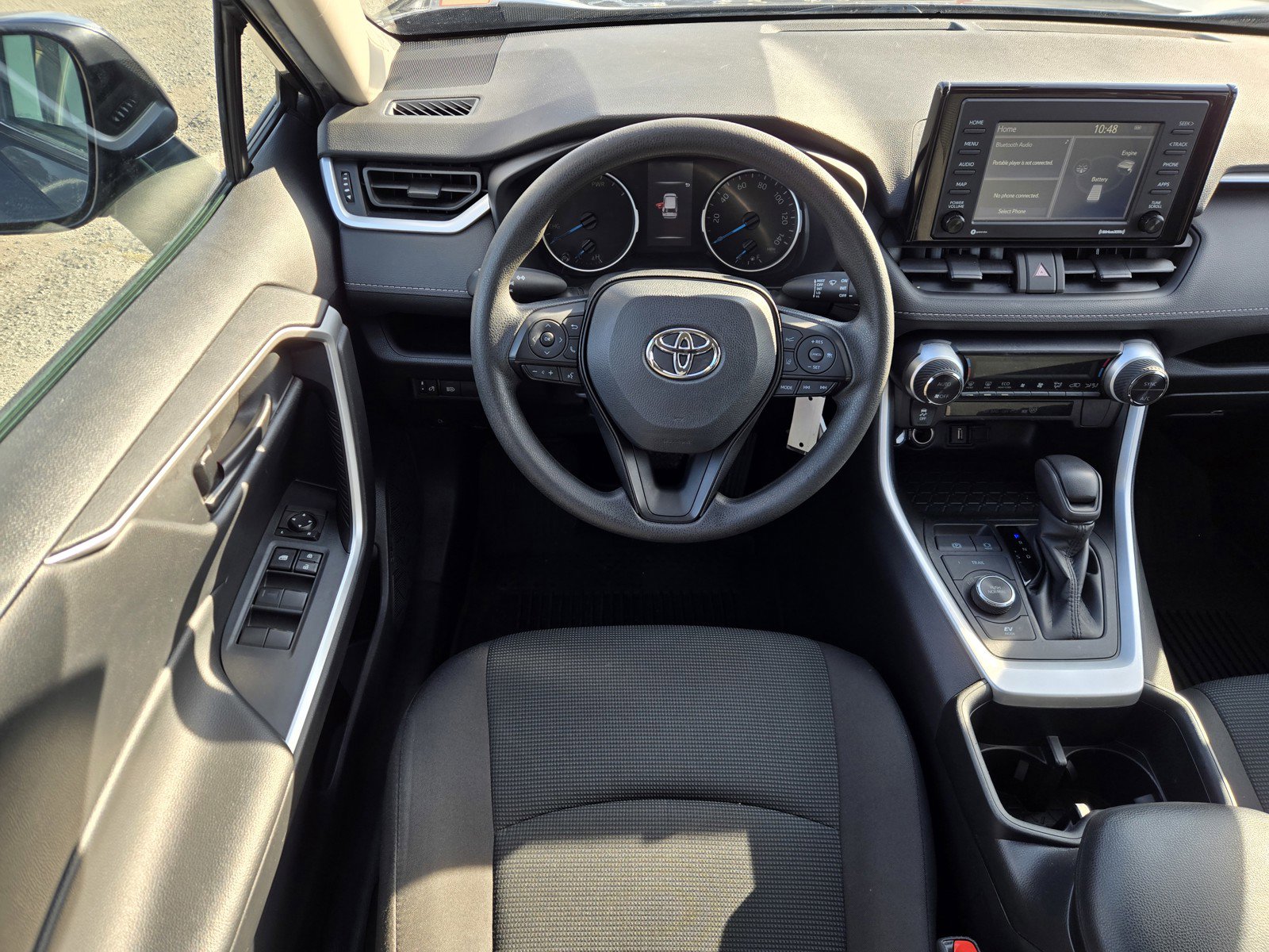 Used 2022 Toyota RAV4 LE image 13