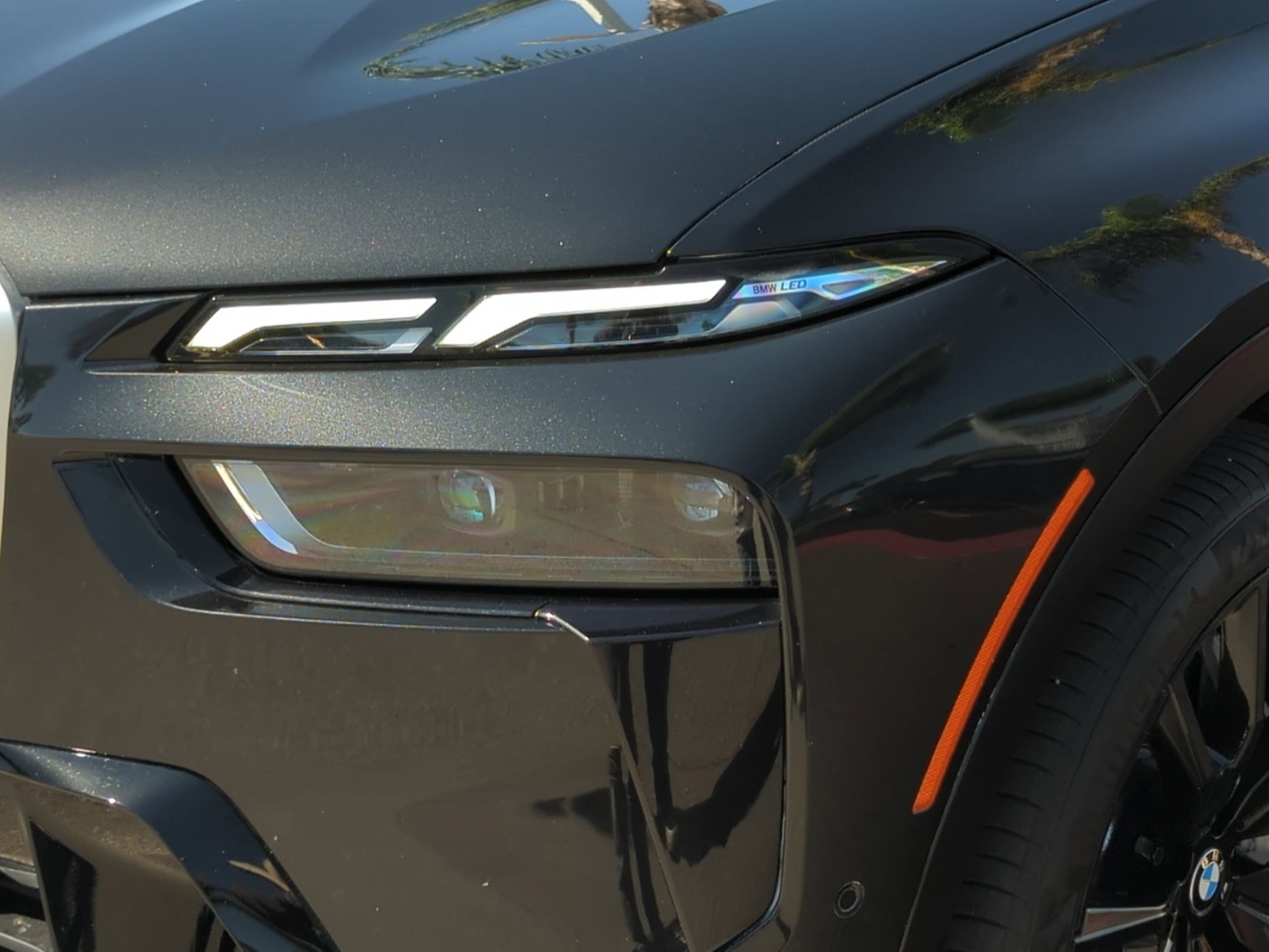 Certified 2023 BMW X7 xDrive40i w/ M Sport Package image 6