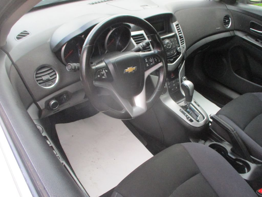 Used 2014 Chevrolet Cruze LT FWD image 9