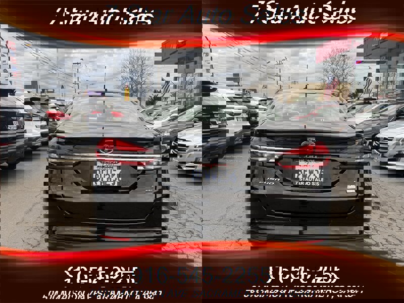 Used 2017 Ford Fusion SE w/ Fusion SE Technology Package image 5