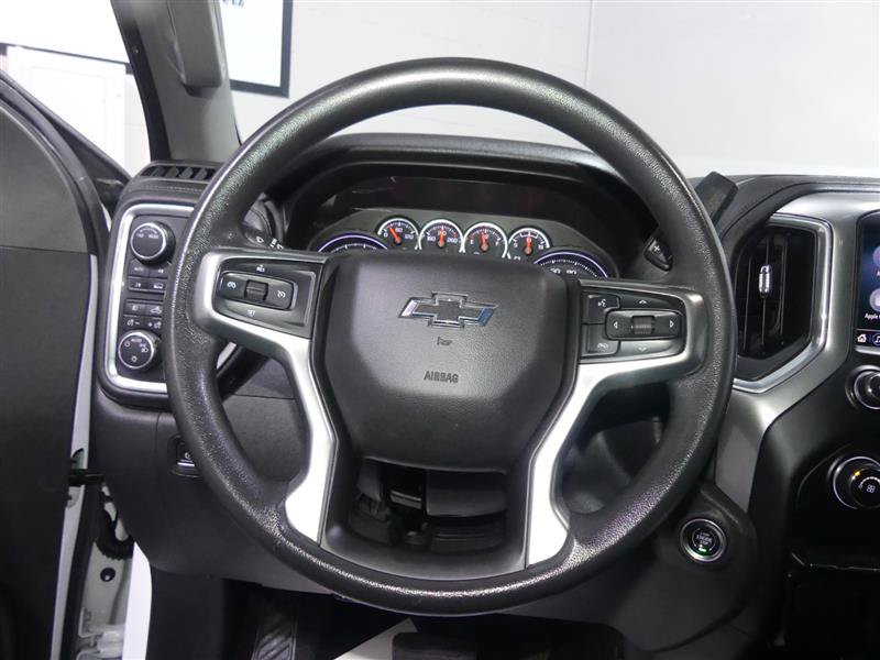 Used 2020 Chevrolet Silverado 1500 RST w/ RST Value Package AWD/4WD image 29