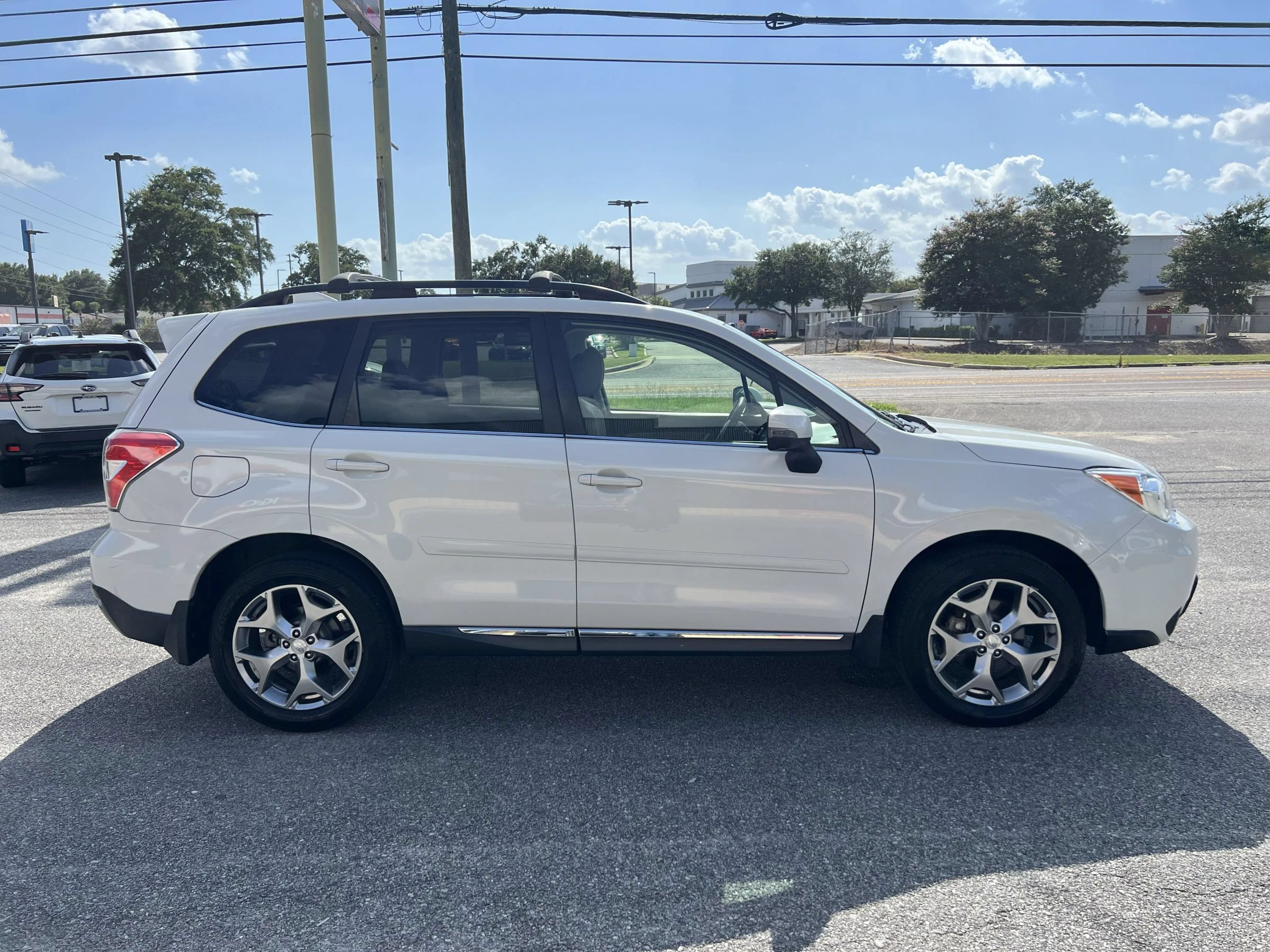 Used 2016 Subaru Forester 2.5i Touring w/ Eyesight & Navigation System AWD/4WD image 6