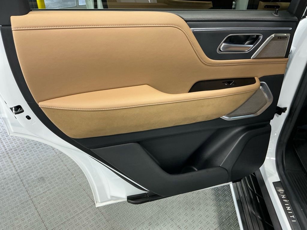 Used 2025 INFINITI QX80 Sensory image 42