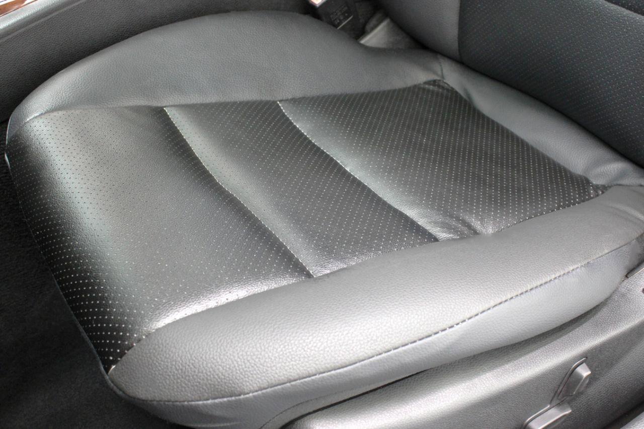 Used 2011 Mercedes-Benz C 300 Sedan image 35