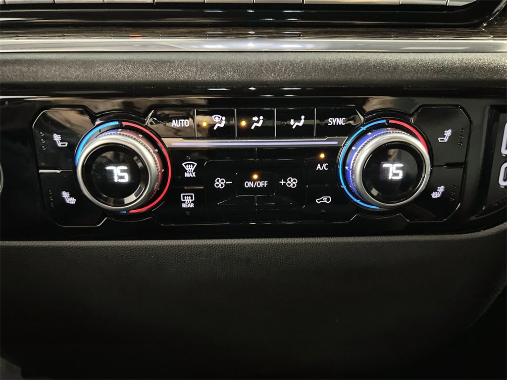 Used 2024 GMC Sierra 1500 SLE image 16