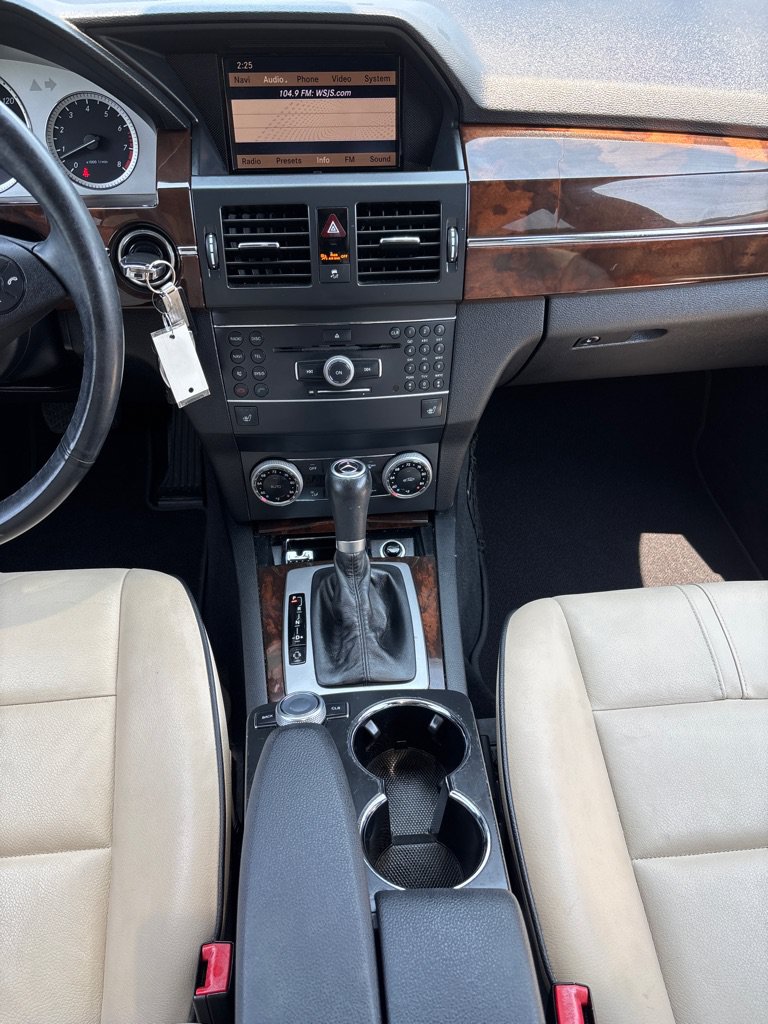 Used 2011 Mercedes-Benz GLK 350 4MATIC image 14