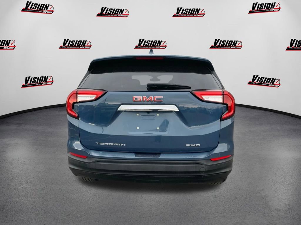 Used 2024 GMC Terrain SLE image 6