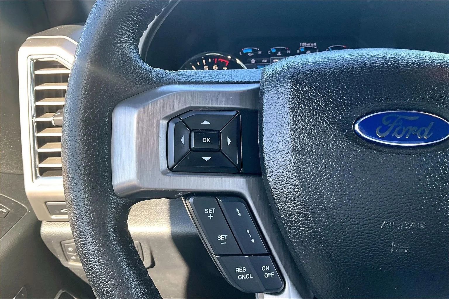 Used 2016 Ford F150 Platinum w/ Technology Package AWD/4WD image 18
