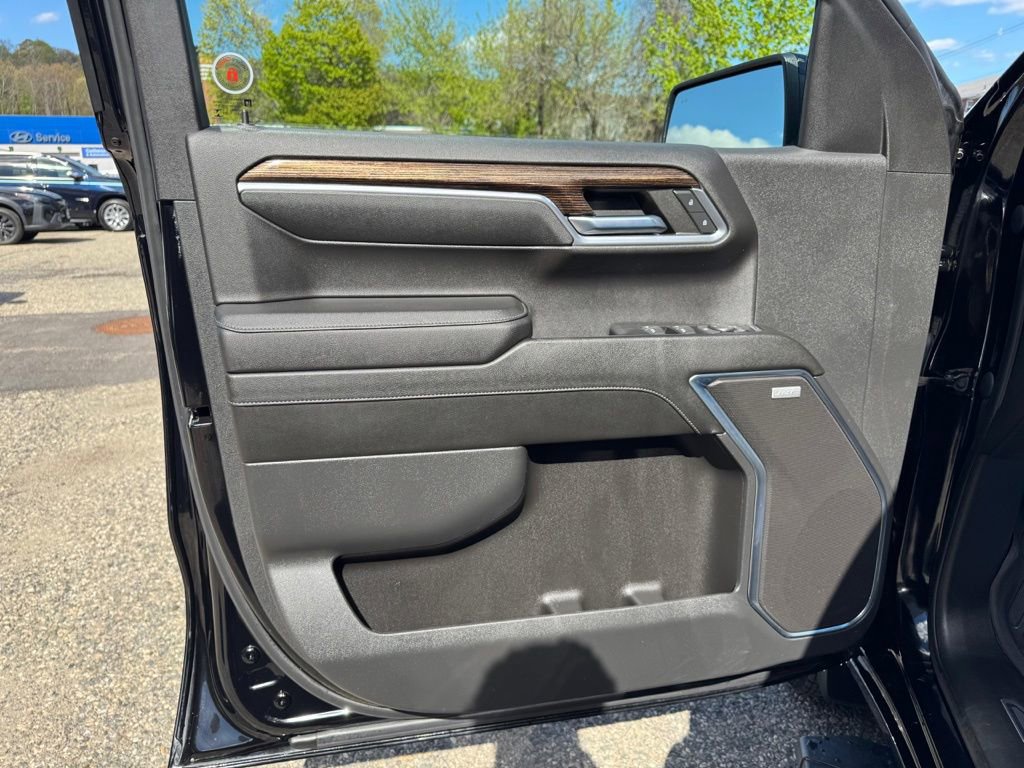 Used 2023 GMC Sierra 1500 Elevation w/ Elevation Premium Package AWD/4WD image 11