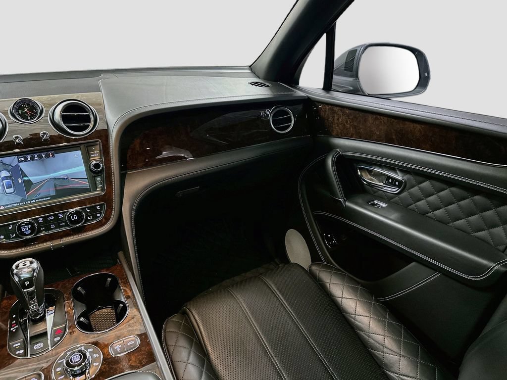 Used 2018 Bentley Bentayga AWD/4WD image 24