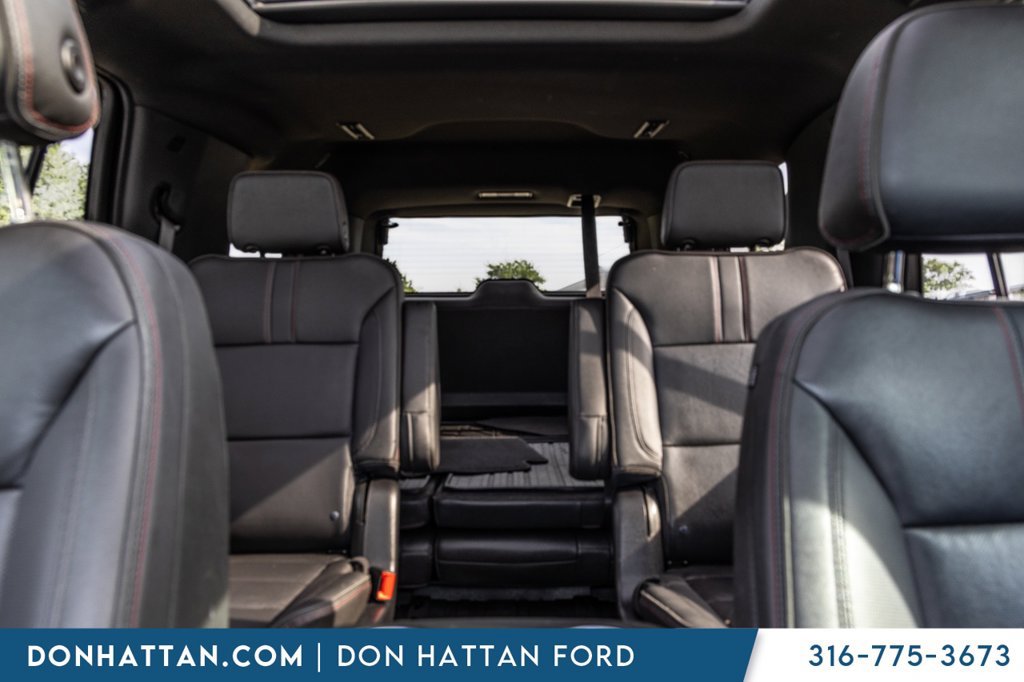 Used 2022 Chevrolet Tahoe RST w/ Luxury Package AWD/4WD image 18