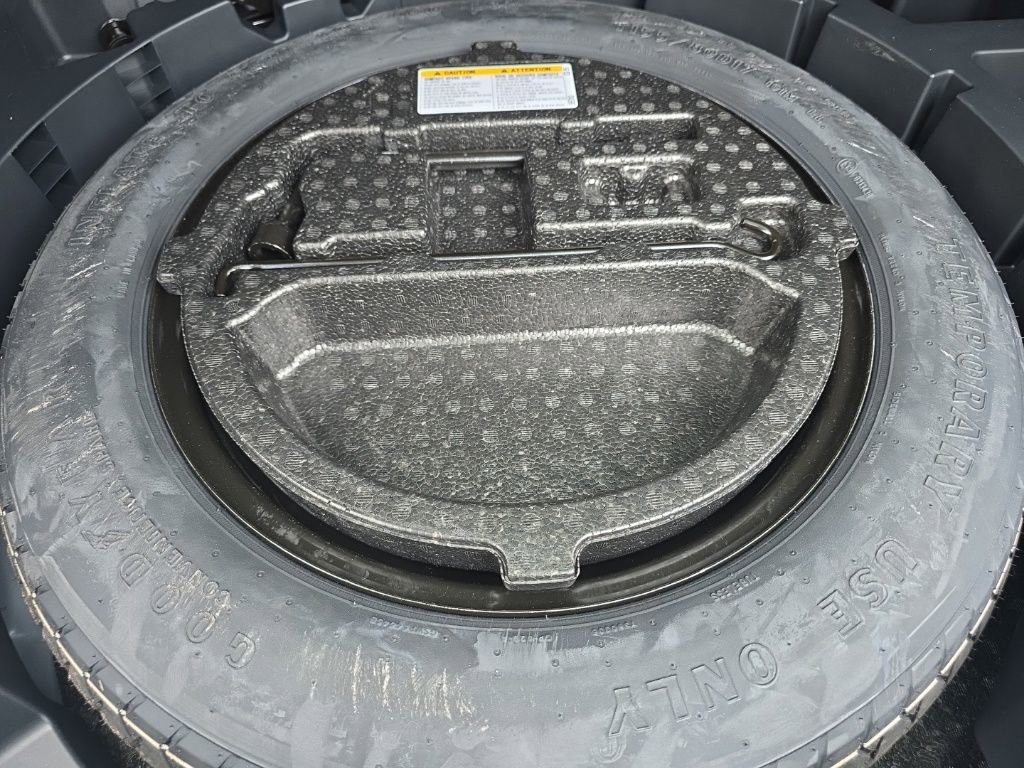 Used 2025 Toyota Corolla Cross XLE w/ Convenience Package image 34