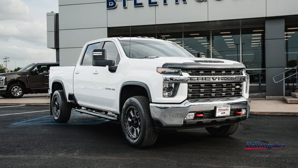 Used 2022 Chevrolet Silverado 2500 LT w/ Convenience Package image 2