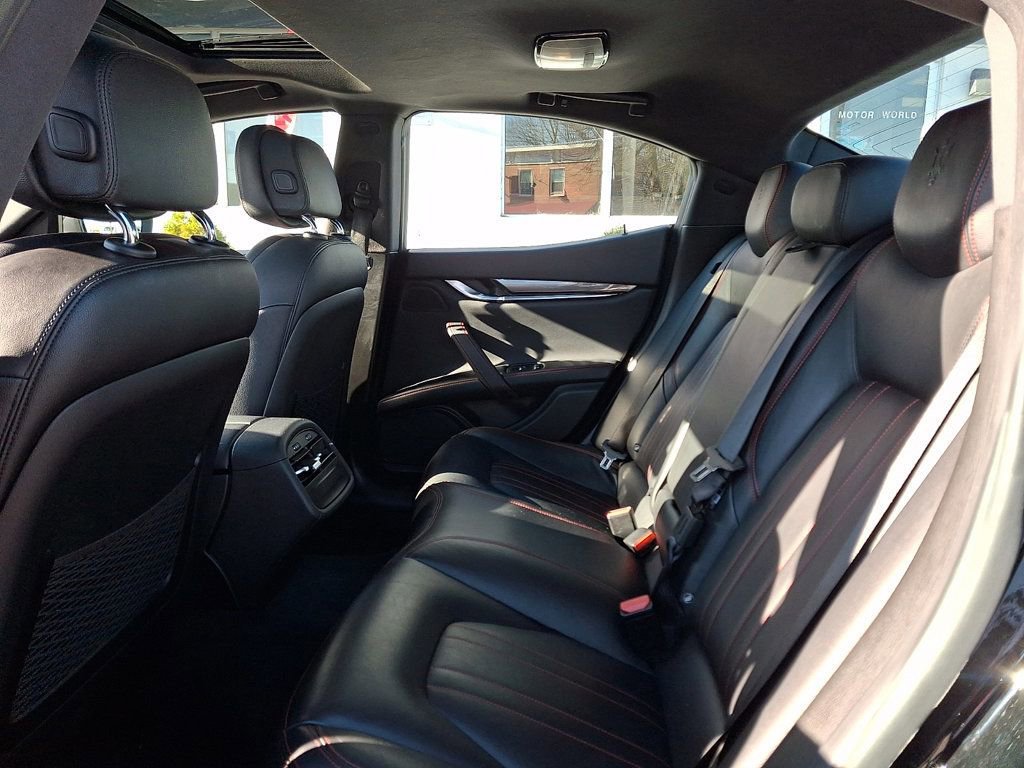 Used 2017 Maserati Ghibli image 9