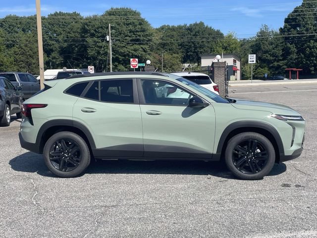 New 2026 Chevrolet Trax ACTIV FWD image 2