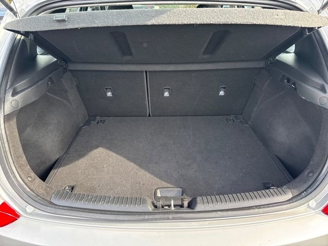 Used 2018 Hyundai Elantra GT image 42