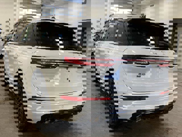 New 2025 Lincoln Corsair AWD w/ Equipment Group 101A image 5