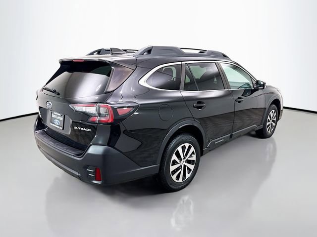 Used 2022 Subaru Outback Premium image 7