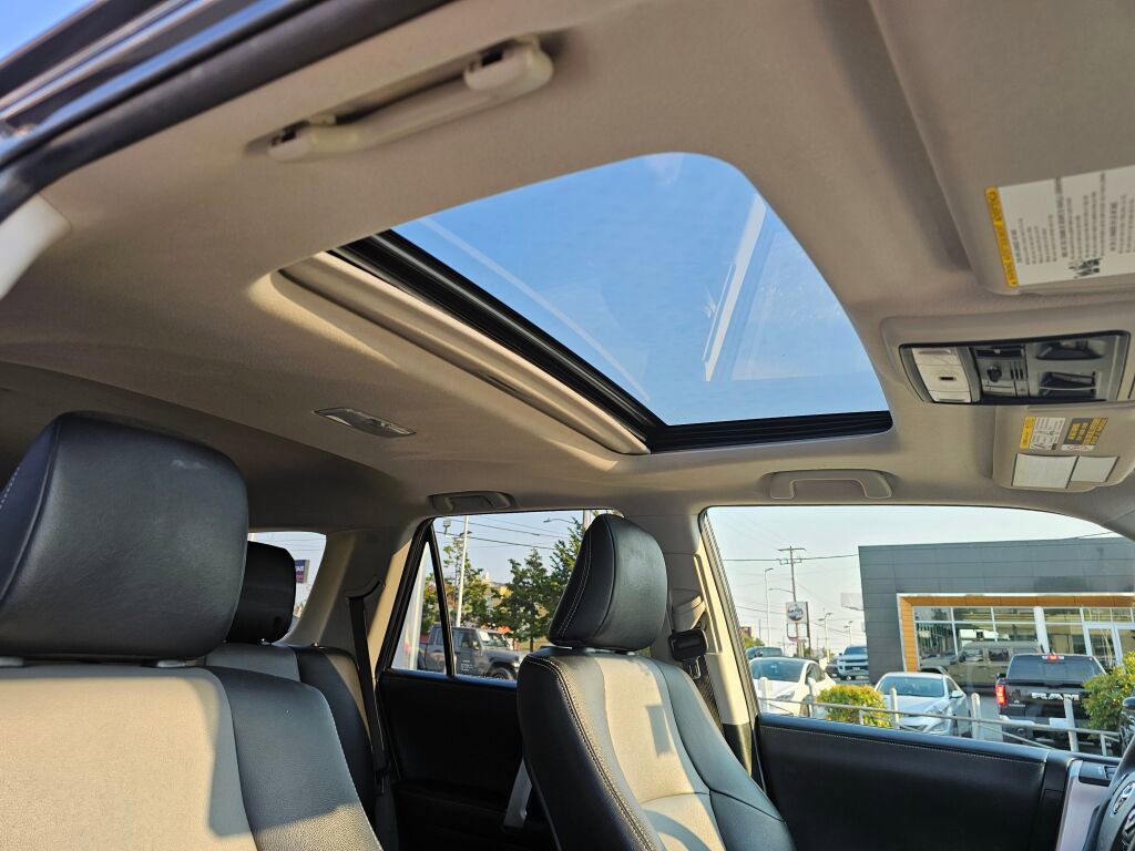 Used 2022 Toyota 4Runner SR5 Premium image 12