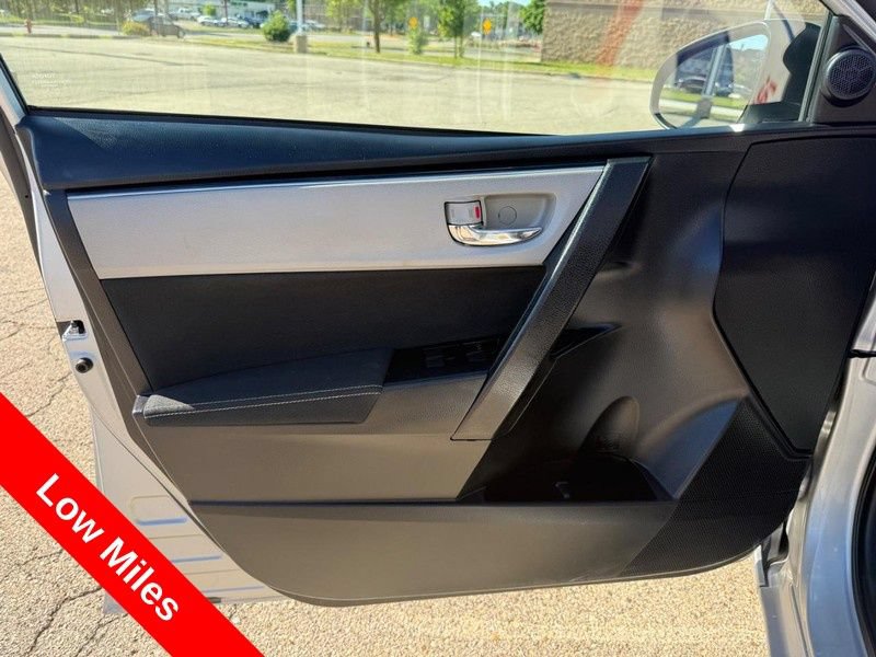 Used 2017 Toyota Corolla LE w/ Carpet Mat Package (TMS) FWD image 19