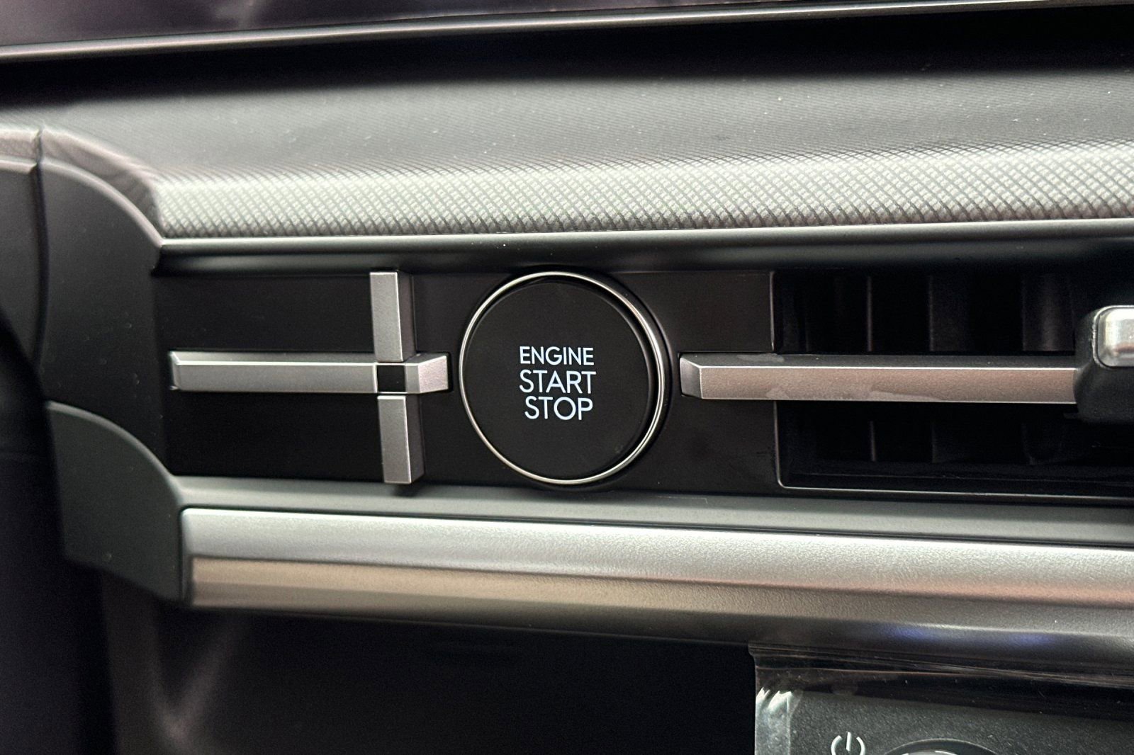 New 2026 Hyundai Santa Fe SE image 23