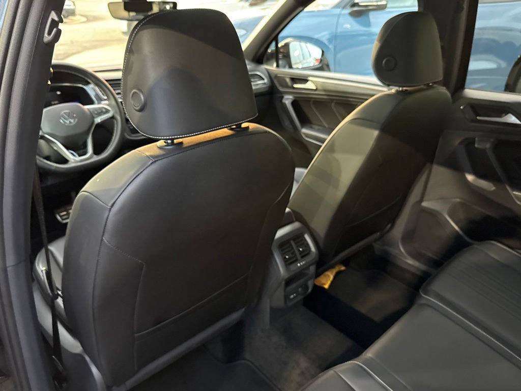 Used 2023 Volkswagen Tiguan SE R-Line AWD/4WD image 26